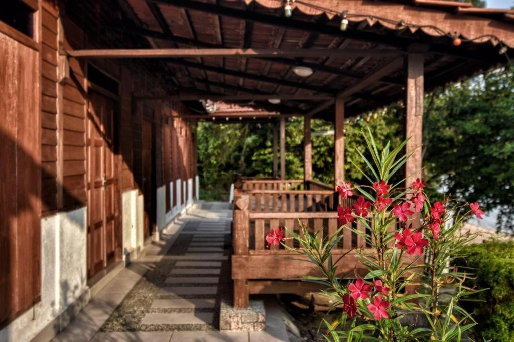 Oyo Home 90745 Desa Balqis Beach Resort Malacca Bagian luar foto